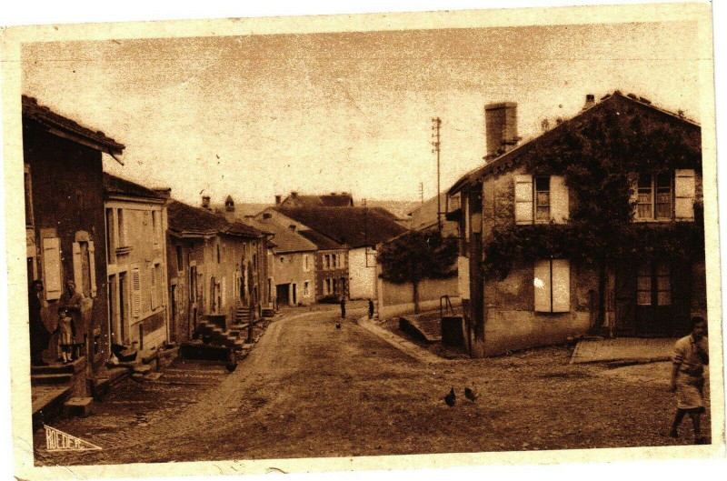 Carte postale ancienne Arrancu-sur-Creusne (Meuse) Rue Mutel