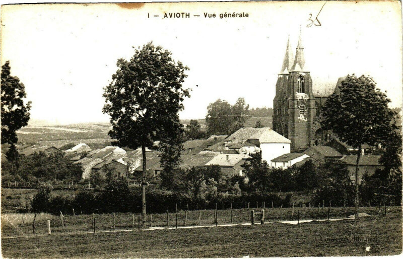 Carte postale ancienne Avioth - Vue générale à Avioth