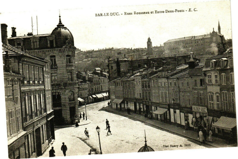 Carte postale ancienne Bar-Le-Duc  Rues Rousseau et Entre-Deux-Ponts - E.C. à Bar-le-Duc