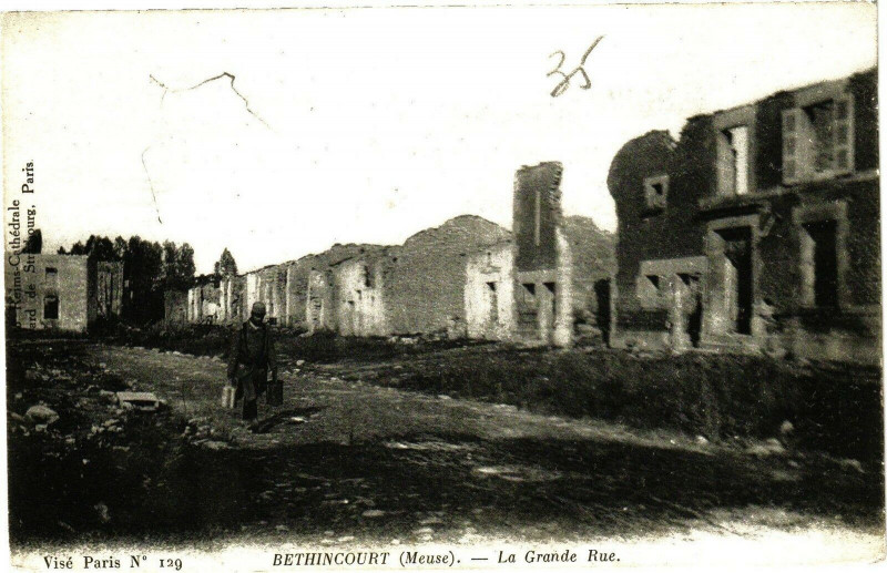Carte postale ancienne Bethincourt (Meuse) - La Grande Rue à Béthincourt