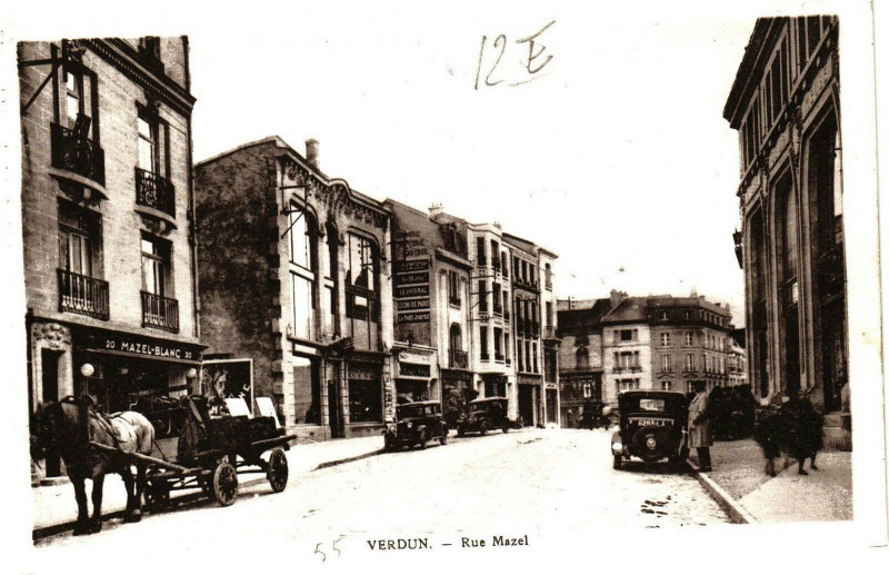Carte postale ancienne Verdun - Rue Mezel à Verdun