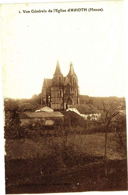 Carte postale ancienne Vue générale de l'Eglise d'Avioth à Avioth