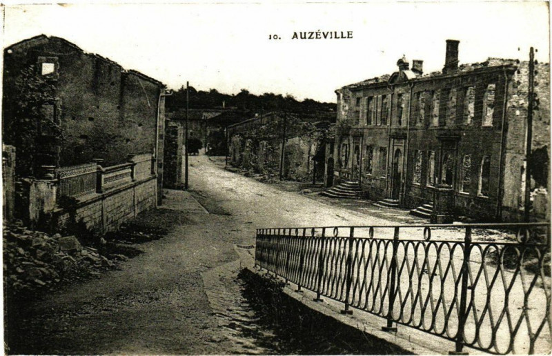 Carte postale ancienne Auzéville