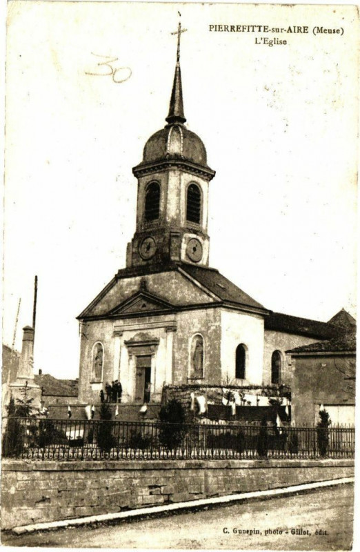 Carte postale ancienne Pierrefitte-sur-Aire (Meuse) L'Eglise à Pierrefitte-sur-Aire