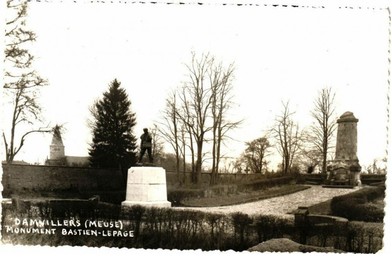 Carte postale ancienne Damvillers (Meuse) Monument Bastien-Lepage à Damvillers