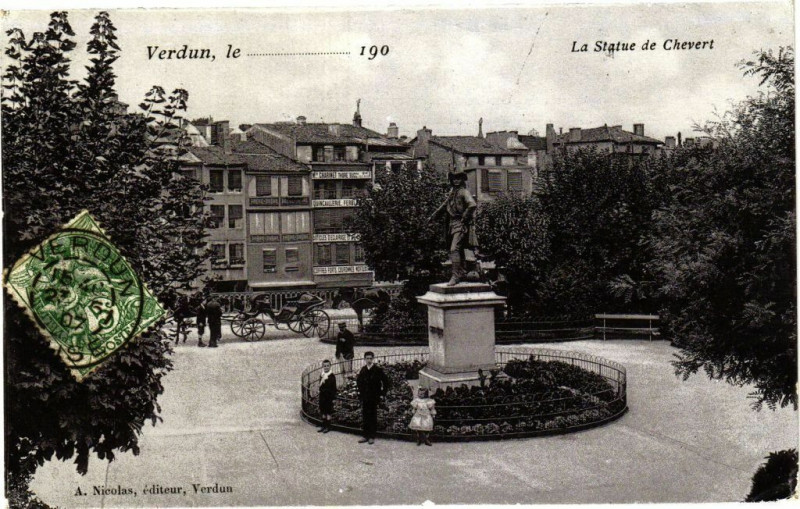 Carte postale ancienne Verdun, le.............190  La Statue de Chevert à Verdun