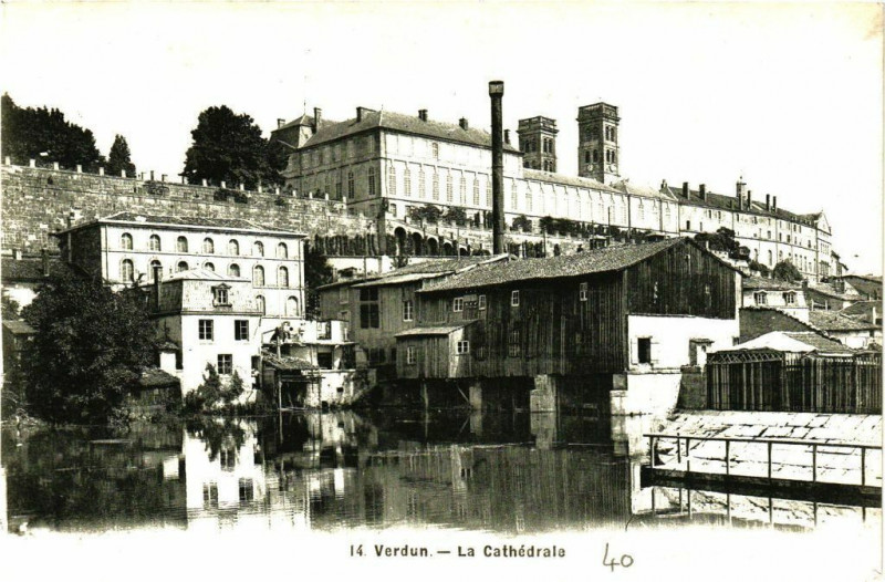 Carte postale ancienne Verdun - La Cathédrale à Verdun