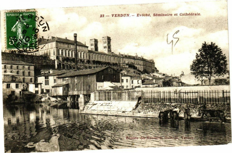 Carte postale ancienne Verdun - Echévé, Séminaire et Cathédrale à Verdun