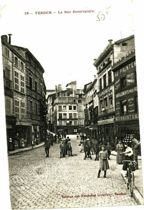 Carte postale ancienne Verdun - La Rue Beaurepaire à Verdun