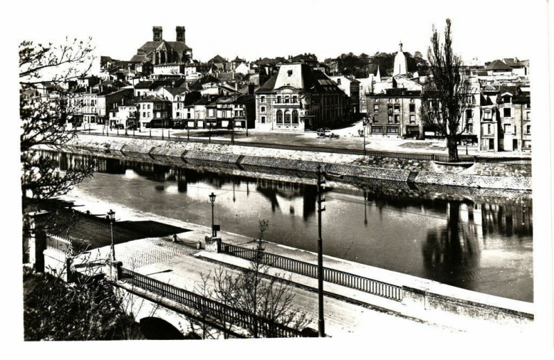 Carte postale ancienne Verdun - Vue sur la Meuse à Verdun