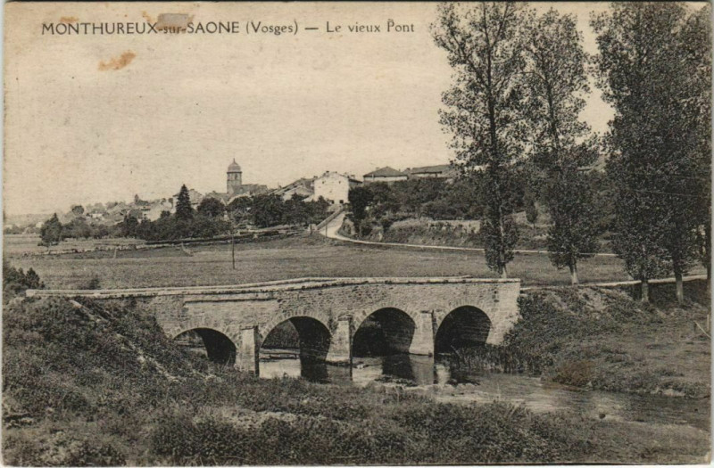 Carte postale ancienne Monthureux-sur-Saone Le Vieux Pont à Monthureux-sur-Saône
