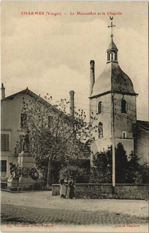 Carte postale ancienne Charmes Le Monument et La Chapelle à Charmes