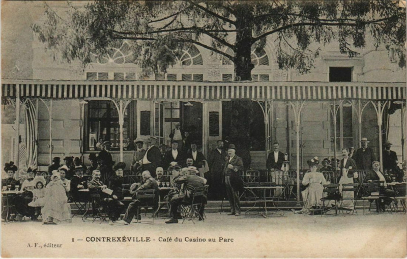 Carte postale ancienne Contrexeville Café du Casino au Parc à Contrexéville