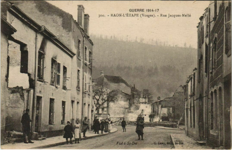 Carte postale ancienne Guerre 1914-17 Raon-l'Etape Rue Jaques Mellé à Raon-l'Étape
