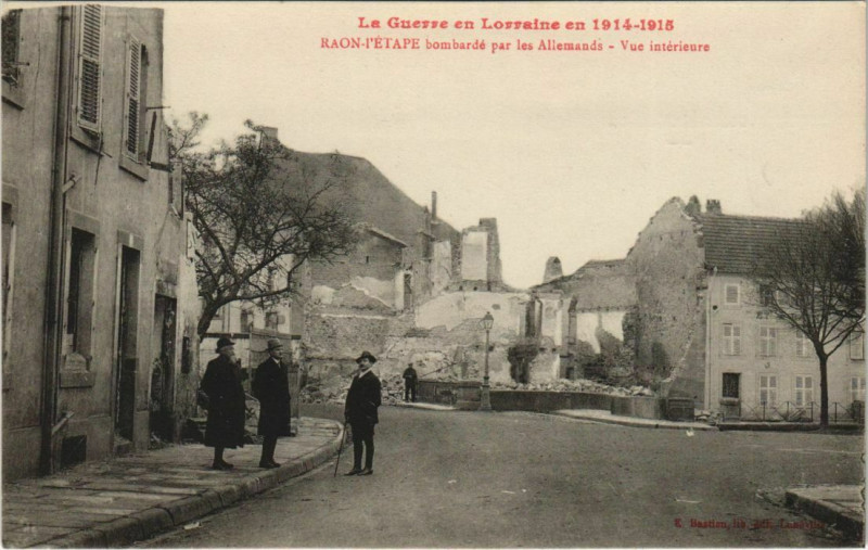 Carte postale ancienne Guerre Raon-l'Etape Vue intérieure à Raon-l'Étape