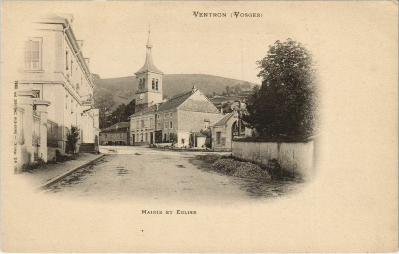 Carte postale ancienne Ventron Mairie et Eglise à Ventron
