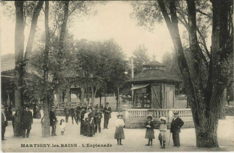 Carte postale ancienne Martigny-les-Bains L'Esplanade à Martigny-les-Bains