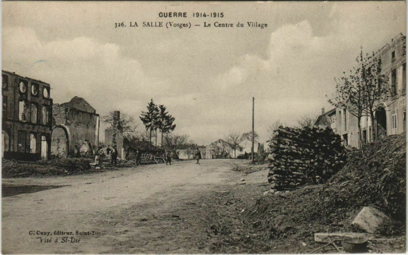 Carte postale ancienne Guerre La Salle Le Centre du Village à La Salle