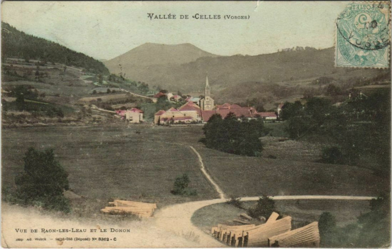 Carte postale ancienne Vallée de Celles - Vue de Raon-les-Leau et le Donon à Raon-sur-Plaine