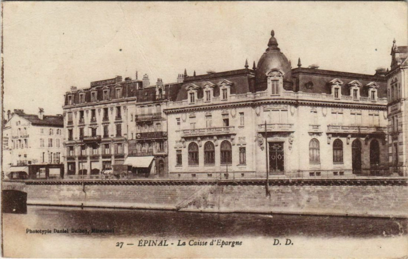Carte postale ancienne Epinal Le Caisse d'Epargne à Épinal