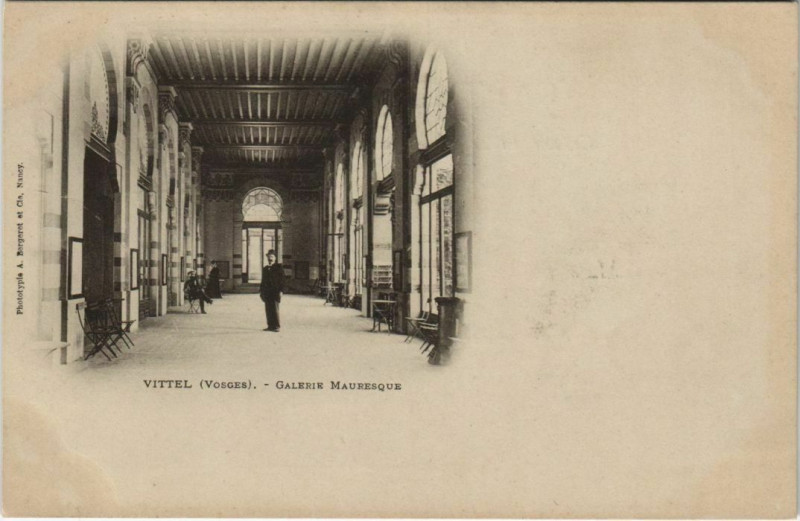 Carte postale ancienne Vittel Gelérie Mauresque à Vittel