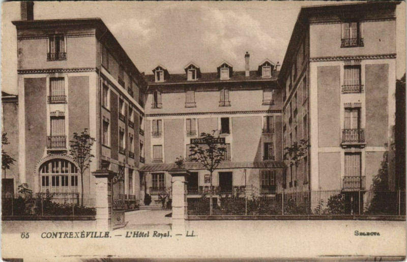 Carte postale ancienne Contrexeville L'hotel à Contrexéville