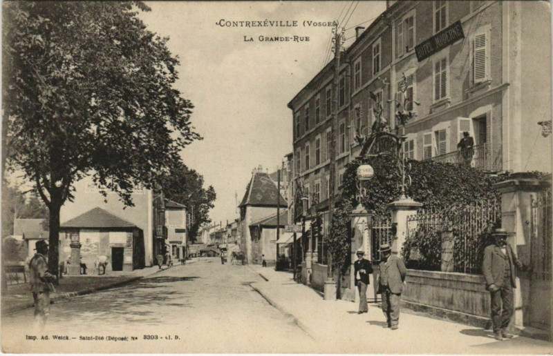 Carte postale ancienne Contrexeville Le Grand rue à Contrexéville