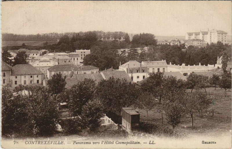 Carte postale ancienne Contrexeville Panorama vers L'Hotel à Contrexéville