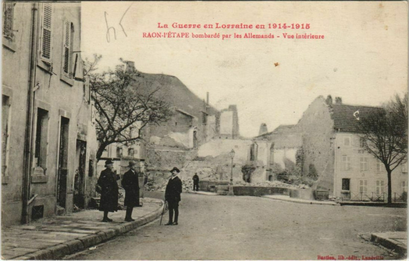 Carte postale ancienne Raon-l'Etape - Bombardé par les Allemands à Raon-l'Étape
