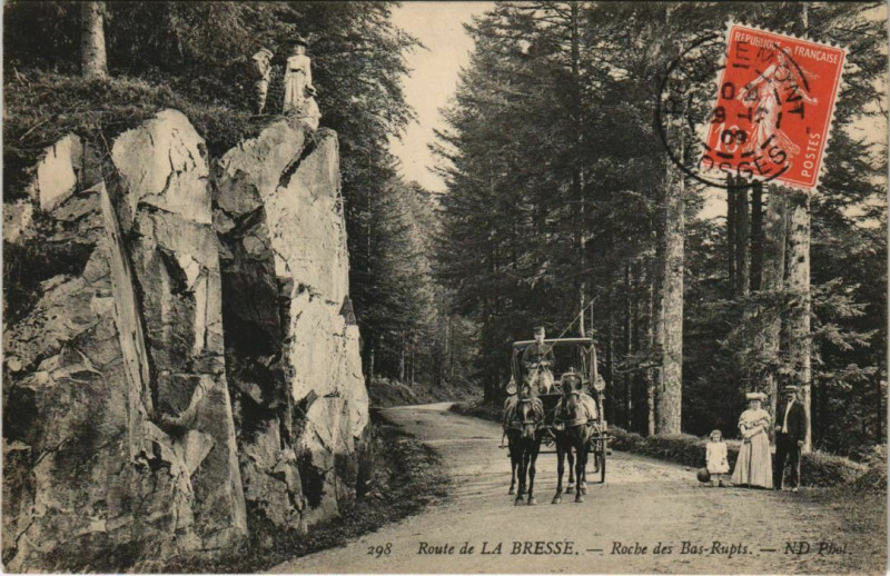 Carte postale ancienne Route de La Bresse - Roche des bas RUPTs à La Bresse
