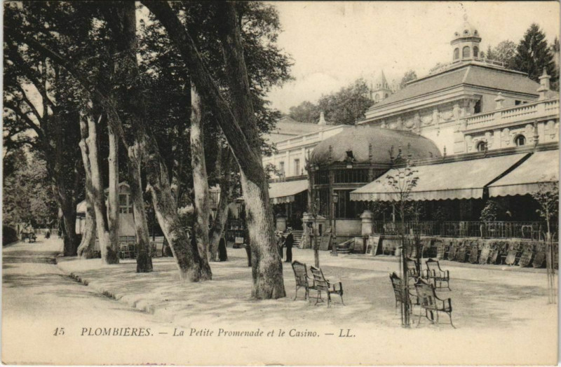 Carte postale ancienne Plombieres - La petite promenade