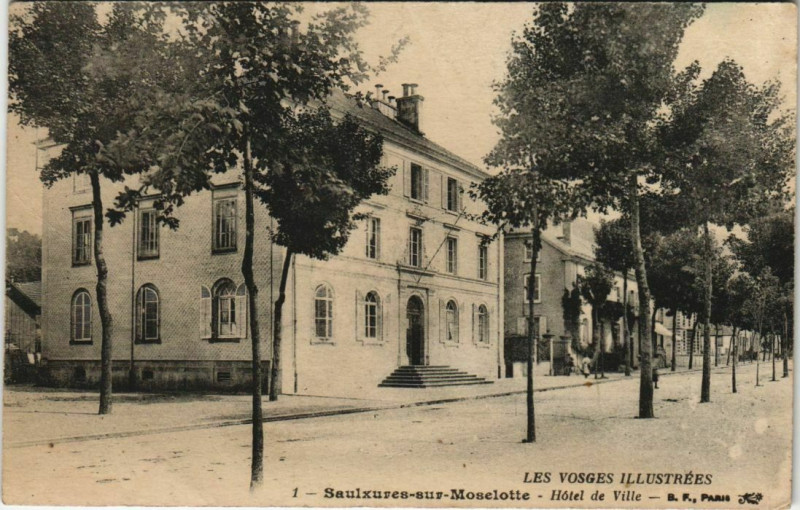 Carte postale ancienne Saulxures-sur-Moselotte - Hotel de ville à Saulxures-sur-Moselotte