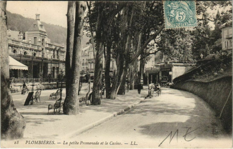 Carte postale ancienne Plombieres - La petite promenade