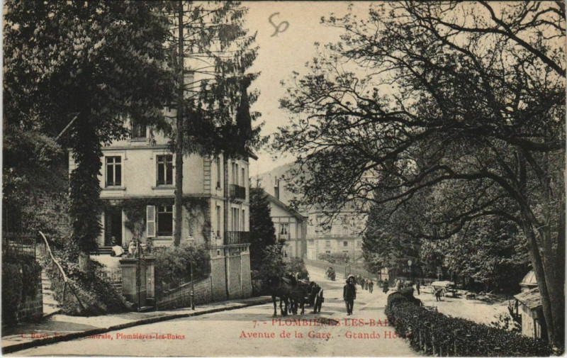 Carte postale ancienne Plombieres - Avenue de la Gare