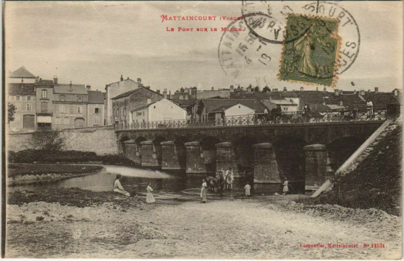 Carte postale ancienne Mattaincourt - le port sur le madon à Mattaincourt
