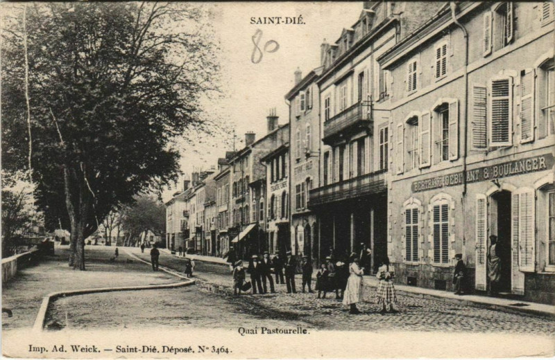 Carte postale ancienne Saint-Die Quai Pastourelle