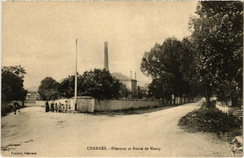 Carte postale ancienne Charmes - Filateurs et Route de Nancy à Charmes