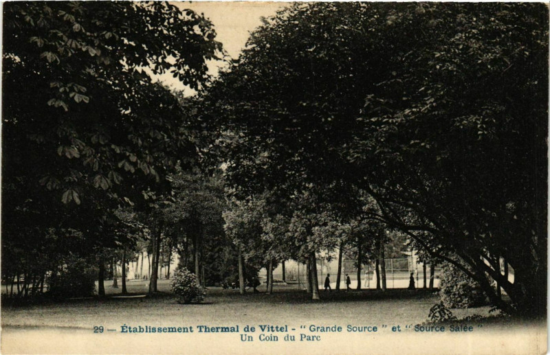 Carte postale ancienne Etablissement Thermal de Vittel Parc à Vittel