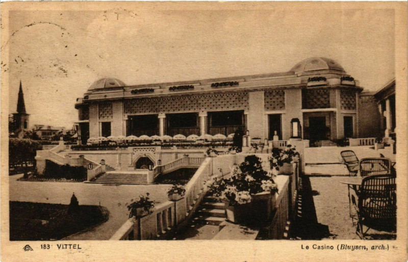 Carte postale ancienne Lorraine Vosges Vittel Le Casino terrasse à Vittel