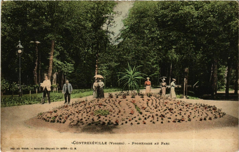 Carte postale ancienne Vosges Contrexeville Promenade au Parc à Contrexéville