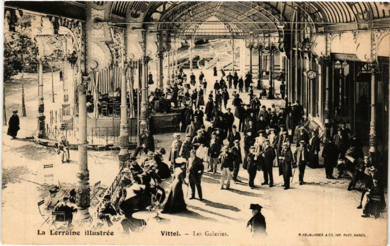 Carte postale ancienne Vittel Les Galeries. à Vittel