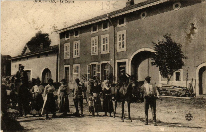 Carte postale ancienne Housseras Le Centre. à Housseras
