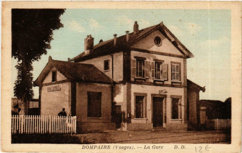 Carte postale ancienne Dompaire La Gare. à Dompaire