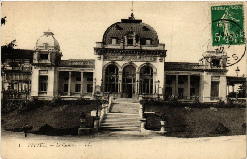 Carte postale ancienne Vittel Le Casino. à Vittel