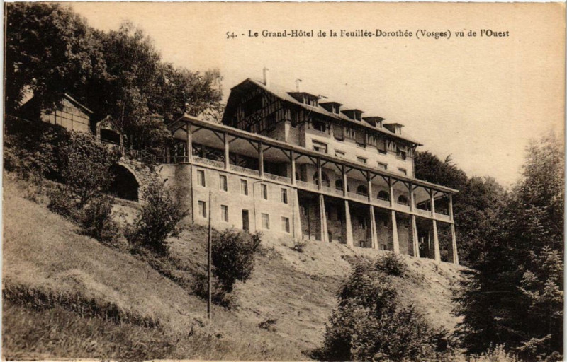 Carte postale ancienne Le Grand-Hotel de la Feuille-Dorothee vu de l'OueSaint- à Grand