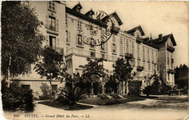 Carte postale ancienne Vittel - Grand Hotel du Parc à Vittel