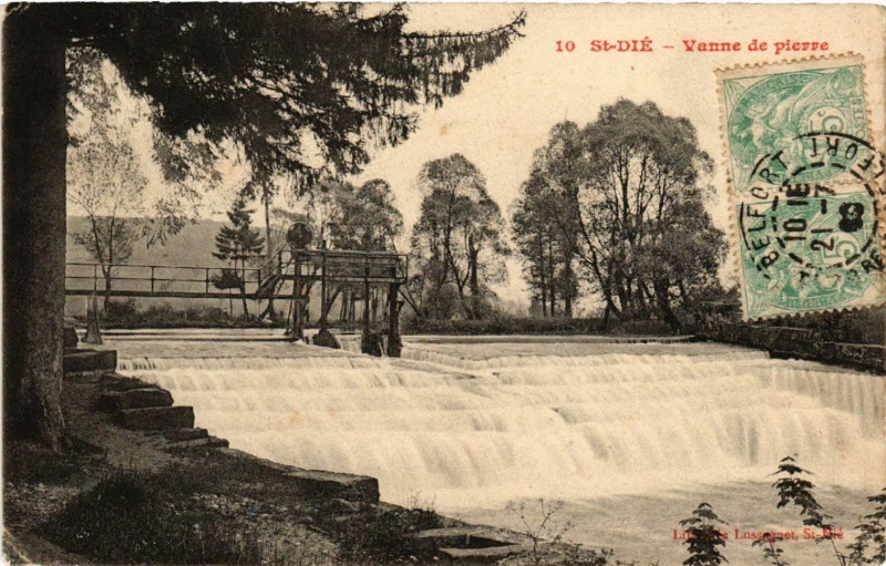 Carte postale ancienne Saint-Die - Vanne de pierre