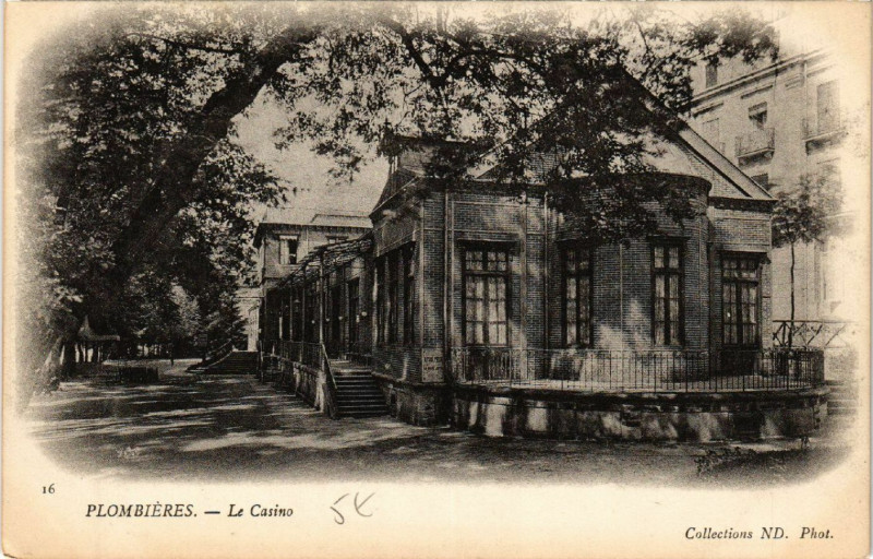 Carte postale ancienne Plombieres - Le Casino