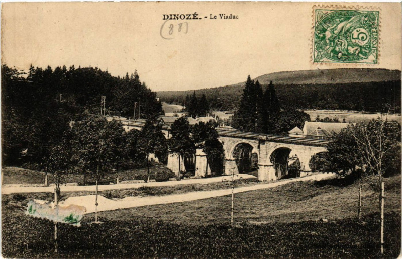 Carte postale ancienne Dinoze - Le Viaduc à Dinozé
