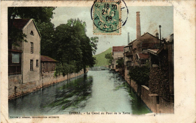 Carte postale ancienne Epinal - Le Canal au Pont de la Xatte à Épinal